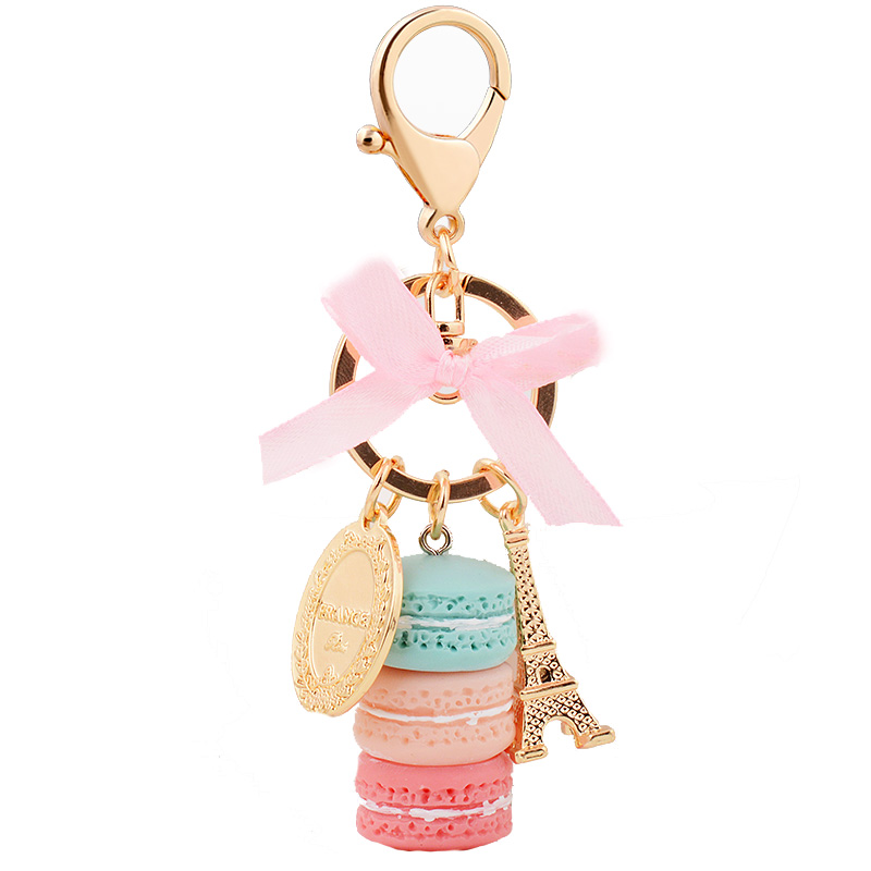 Street Fashion In Paris - EASYA France Paris mignon macaron Effiel