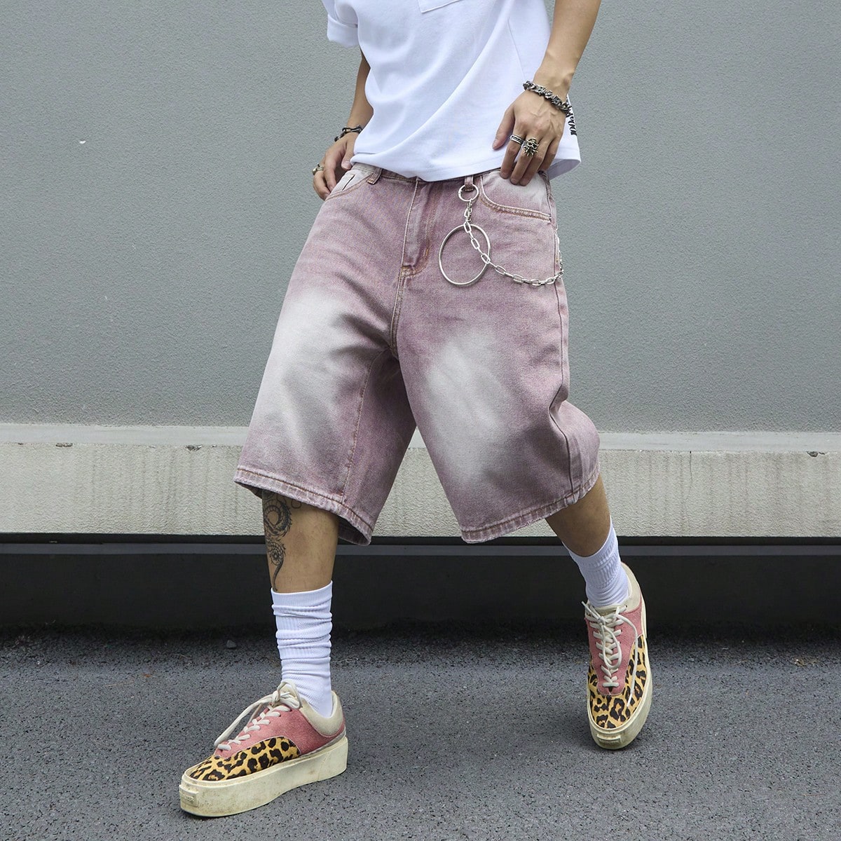 Street Fashion Art - Shorts en jean dégradé rose pour