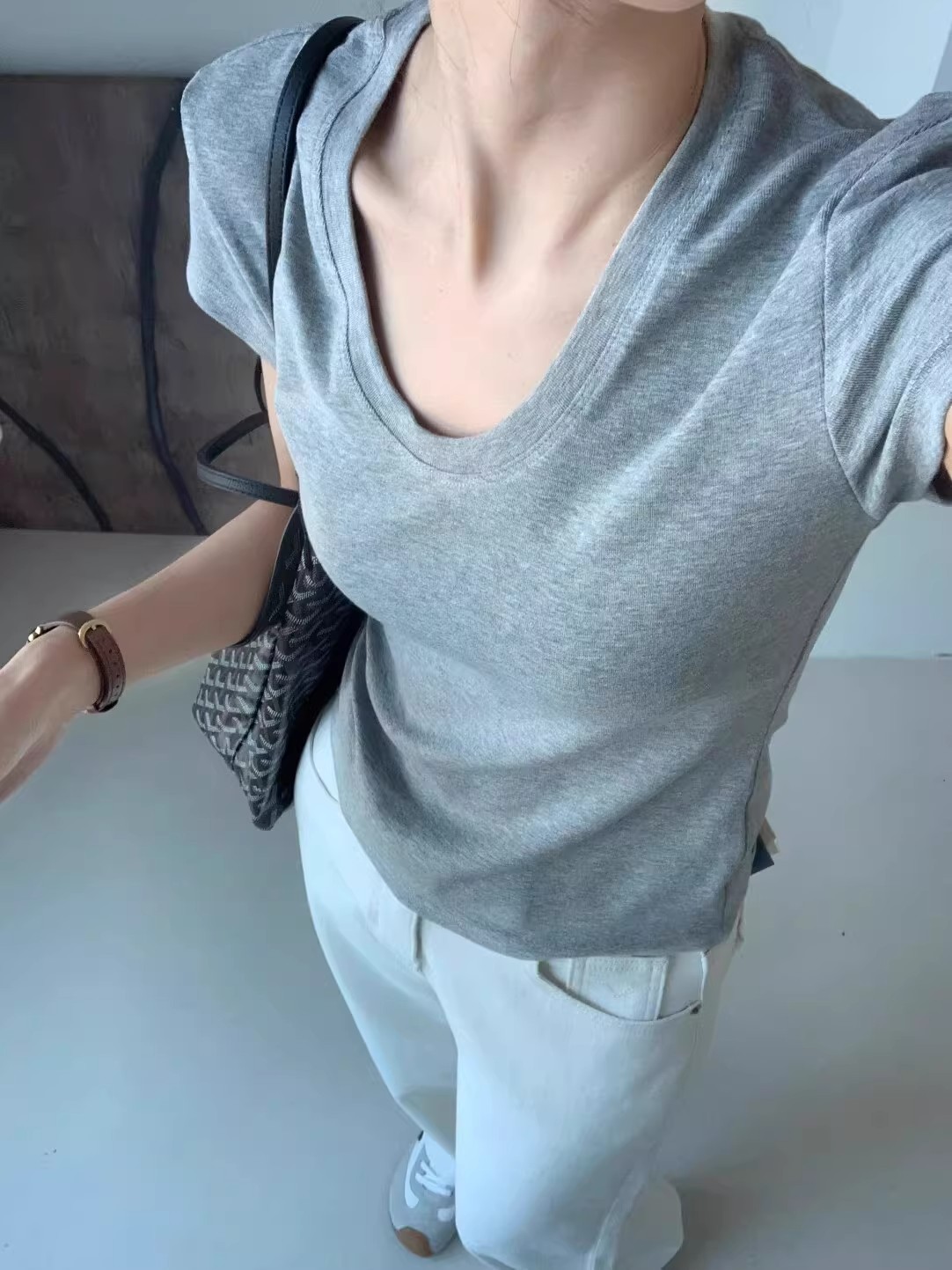 T-shirt à col en U et manches  - Fashion Streetwear avis et prix